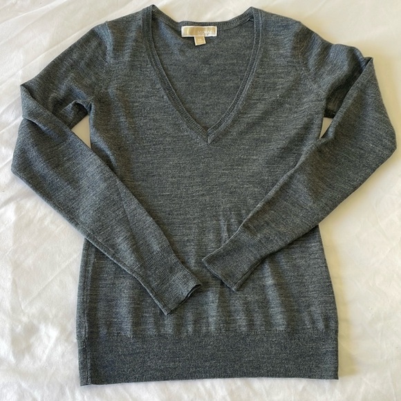 Michael Kors vneck sweater - Picture 1 of 4